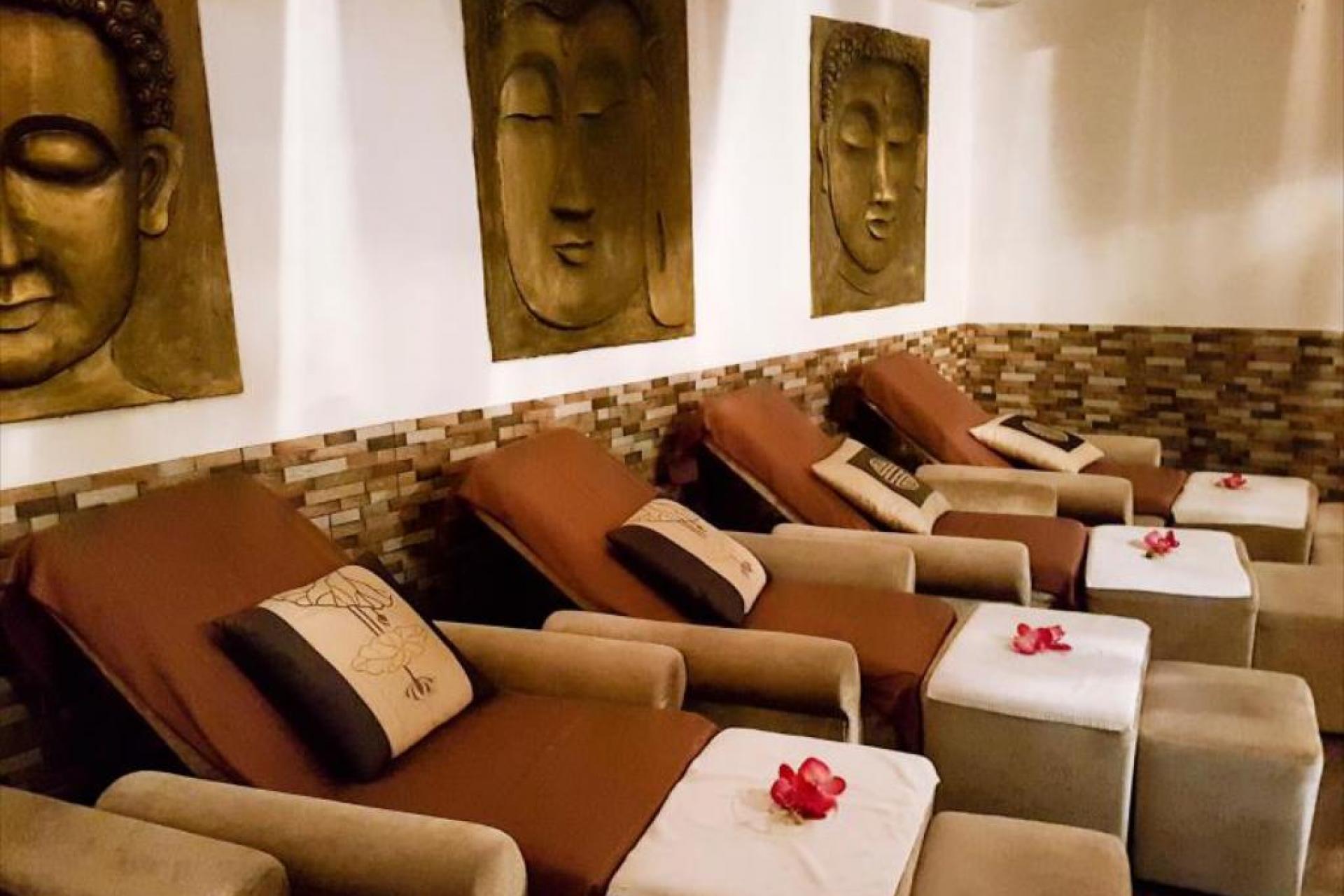 A&EM LÊ THÁNH TÔN HOTEL 4