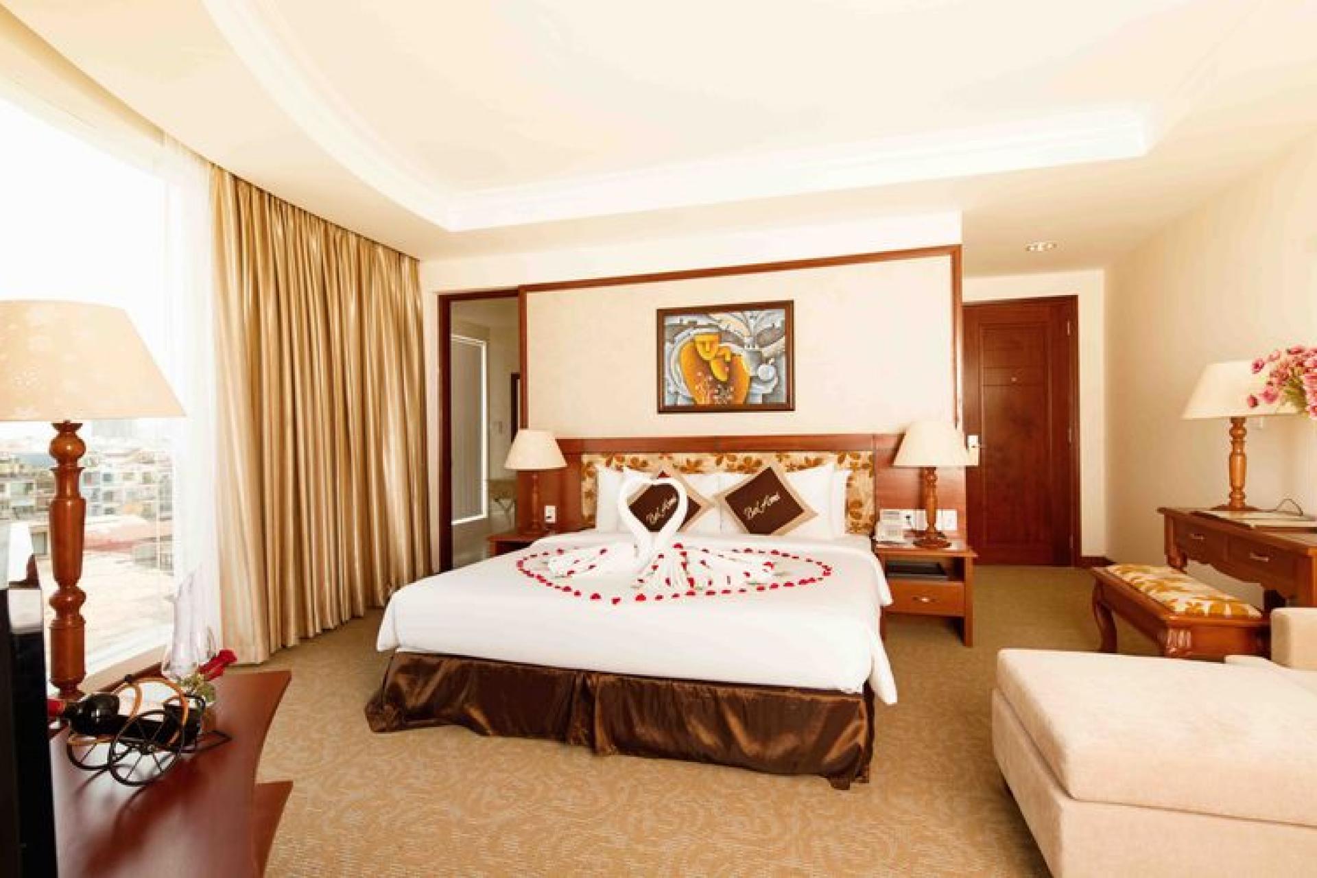 TTC HOTEL DELUXE TÂN BÌNH 4