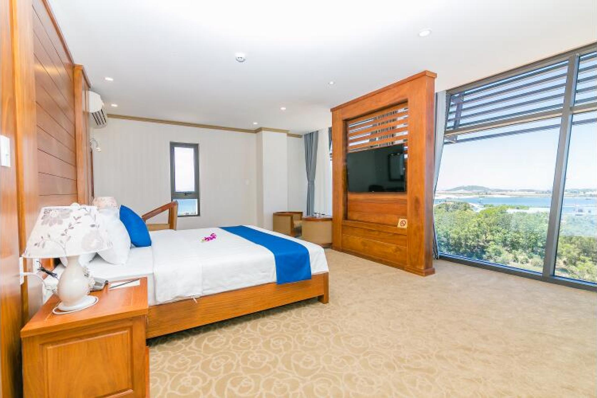 NAVY HOTEL THE REGION IV 7