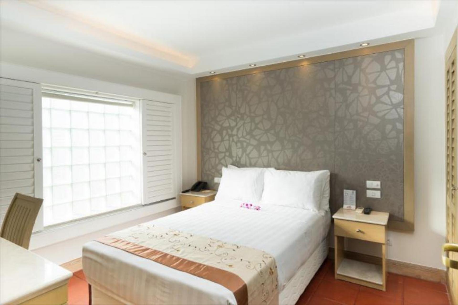 KHÁCH SẠN EMPRESS 1